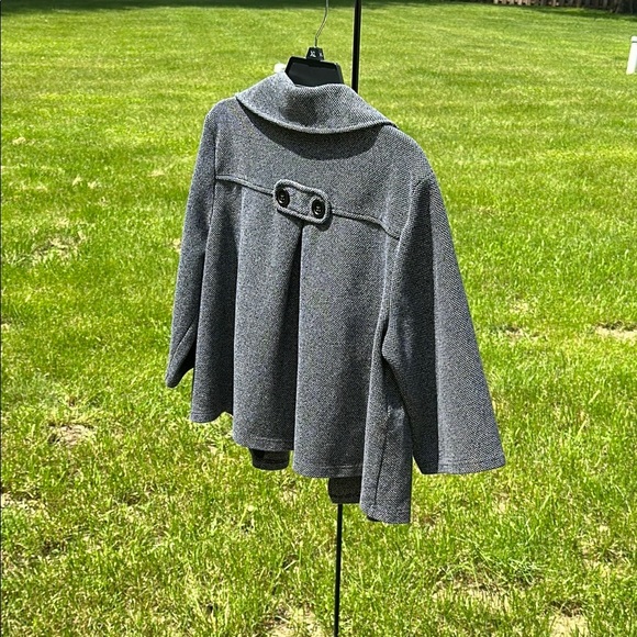 Croft & Barrow Elegant Gray Women's Cape Coat Jacket 1X EUC - Picture 6 of 8